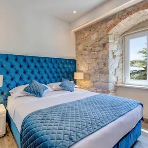 https://palms-promenade-luxury-rooms.splithotels.org